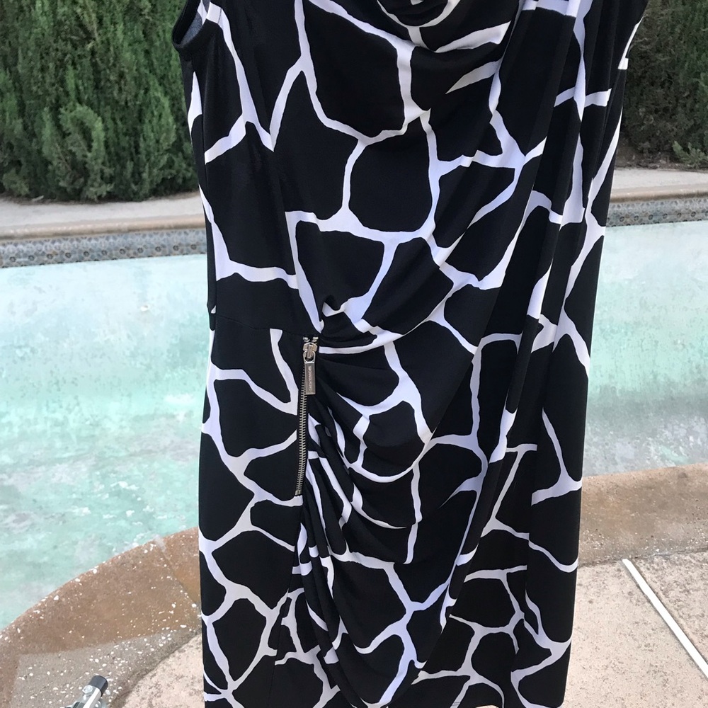 MICHAEL Michael Kors Black and White Patterned Dress - Picture 5 of 7